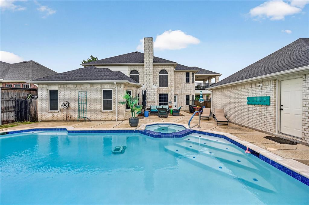 851 Bridle Path Burleson, TX 76028 - Photo 2 of 40