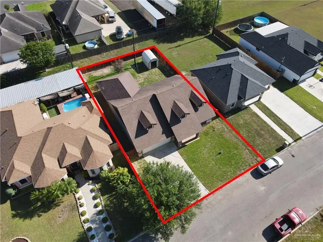 an aerial view of a tennis ground