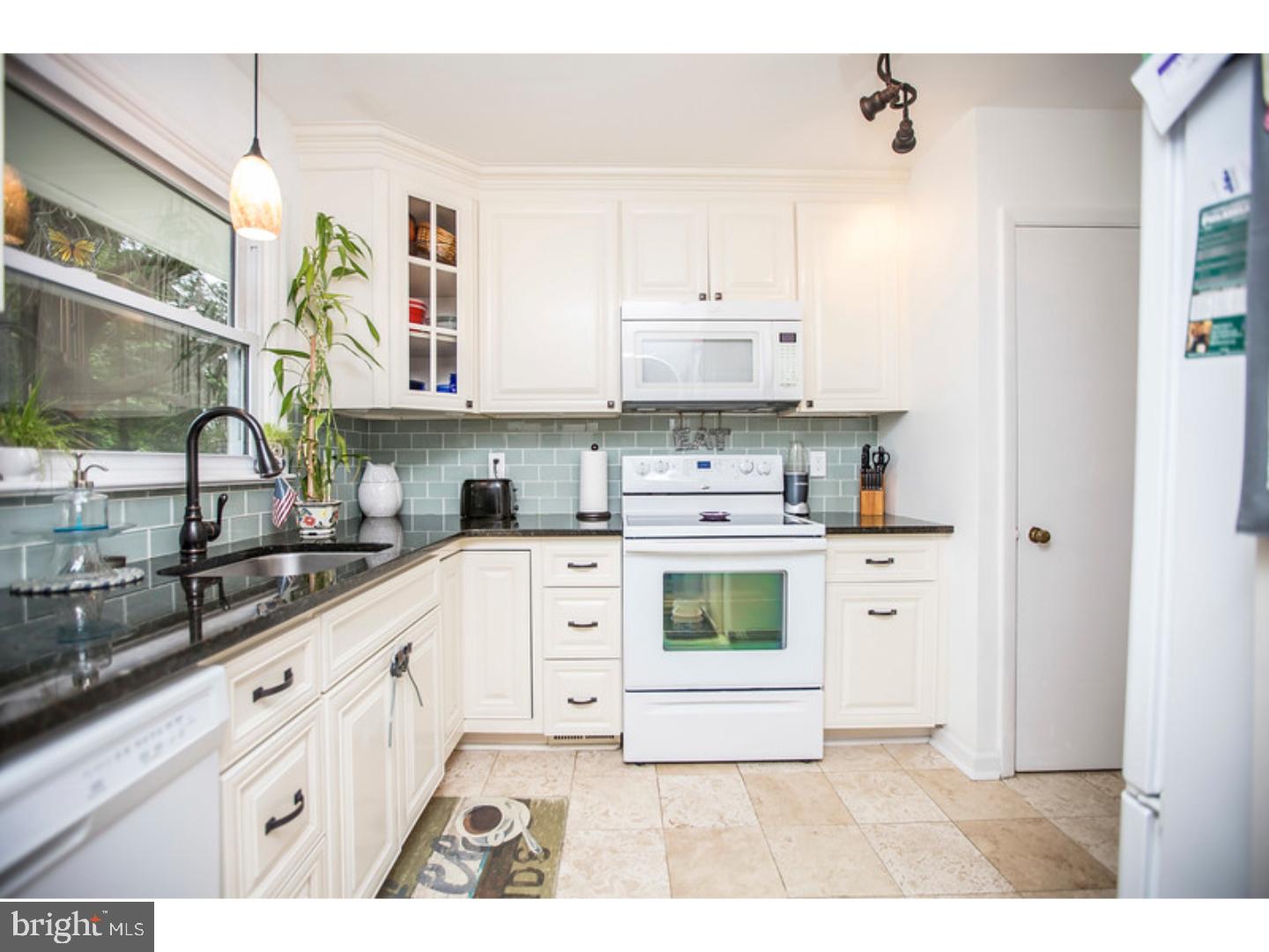 1201 Chesterfield Road Barrington, NJ 08033 - Photo 11 of 25 Gallery Image 11