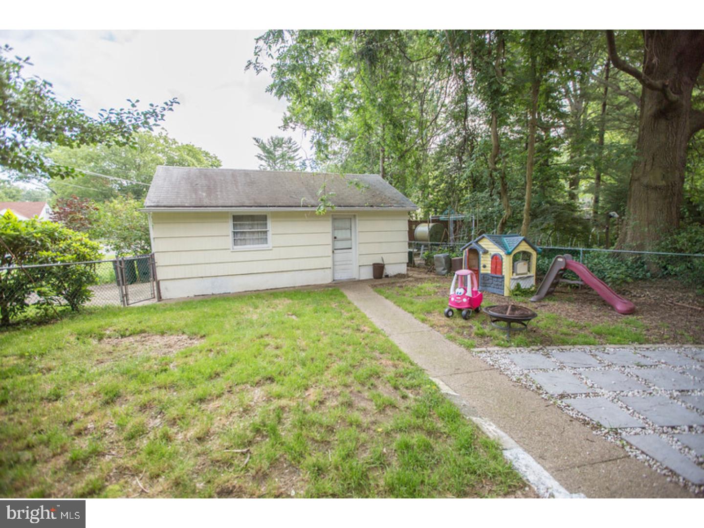 1201 Chesterfield Road Barrington, NJ 08033 - Photo 4 of 25 Gallery Image 4