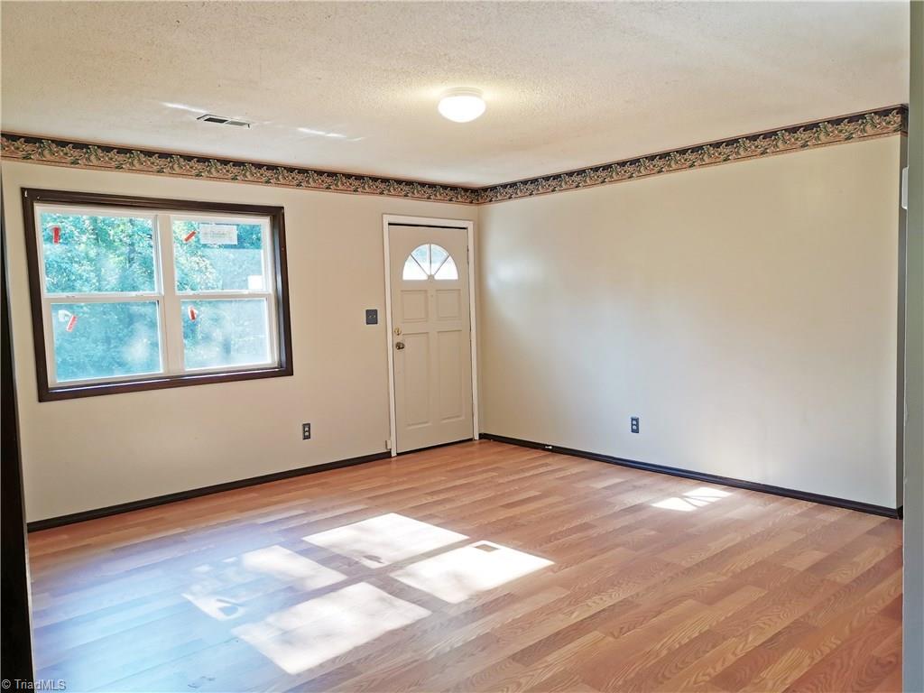 192 Spring Garden Circle High Point, NC 27260 - Photo 2 of 8 Gallery Image 2
