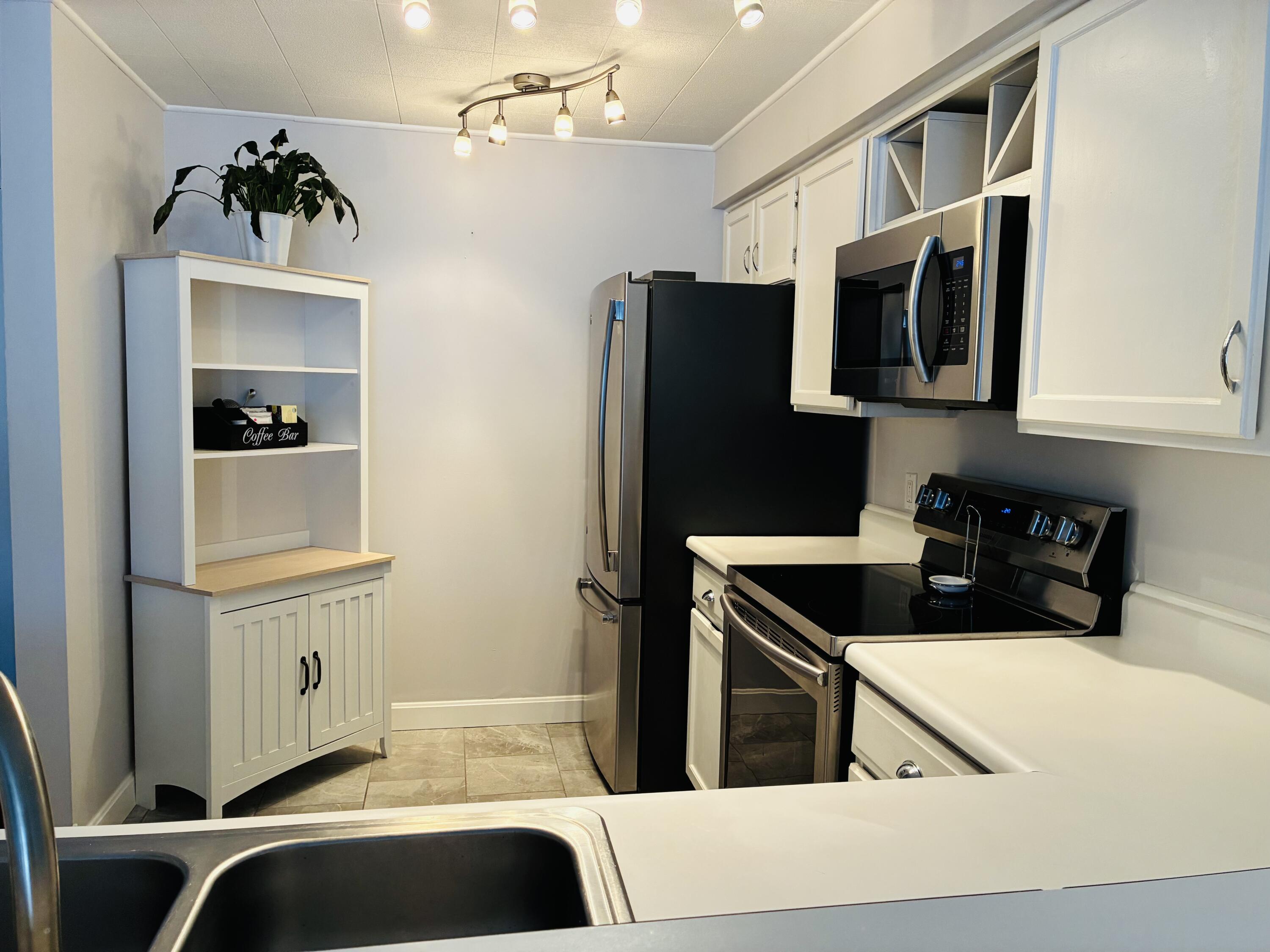 18 Smithwheel Road, Unit 16 Old Orchard Beach, ME 04064 - Photo 2 of 12 ericakit2