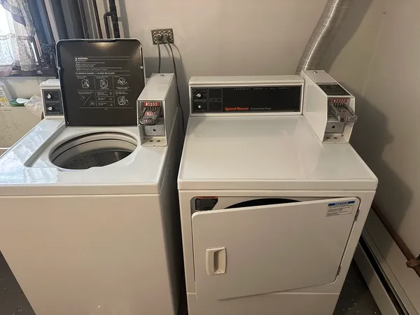 $2,100 | 8645 West Summerdale Avenue, Unit 3, Chicago, IL 60656