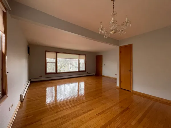 $2,100 | 8645 West Summerdale Avenue, Unit 3, Chicago, IL 60656