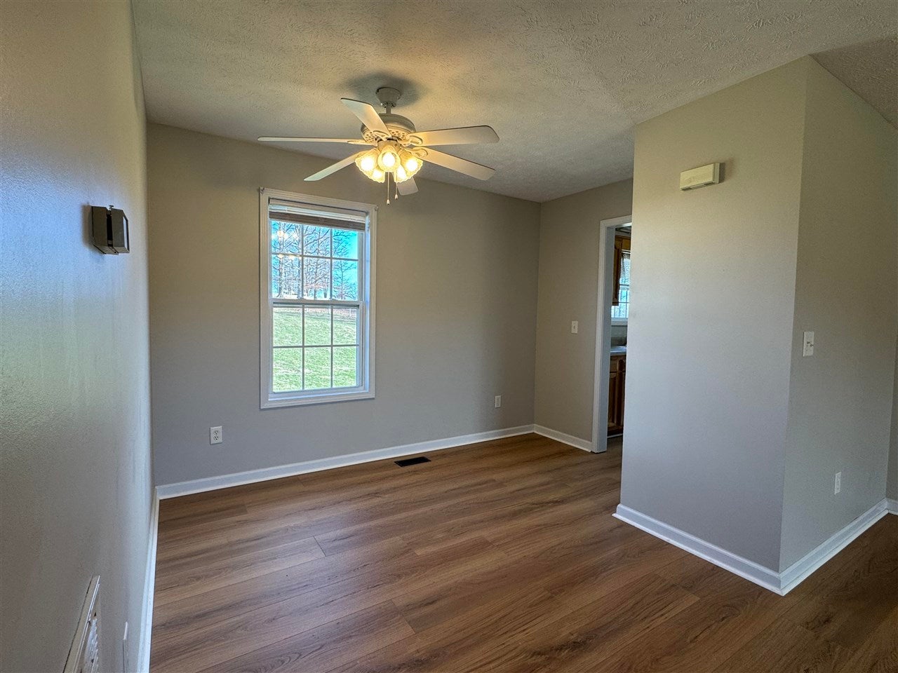 190 R Jones Road Scottsville, KY 42164 - Photo 4 of 19 Gallery Image 4