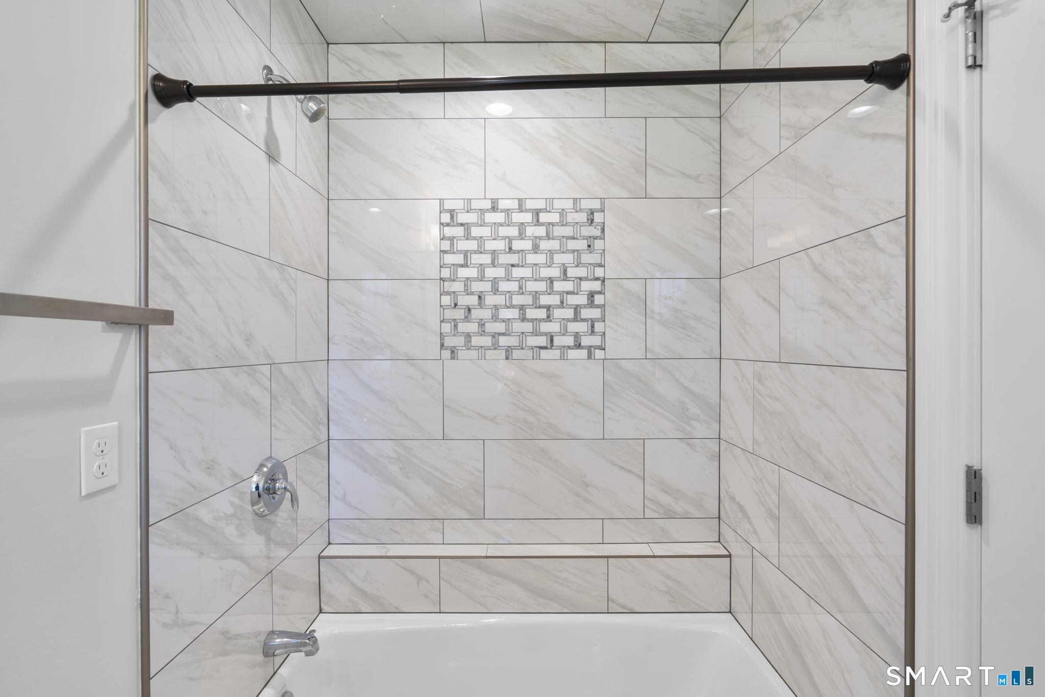 2455 Boston Post Road, Unit A9 Guilford, CT 06437 - Photo 14 of 25 2nd Floor Full Bath