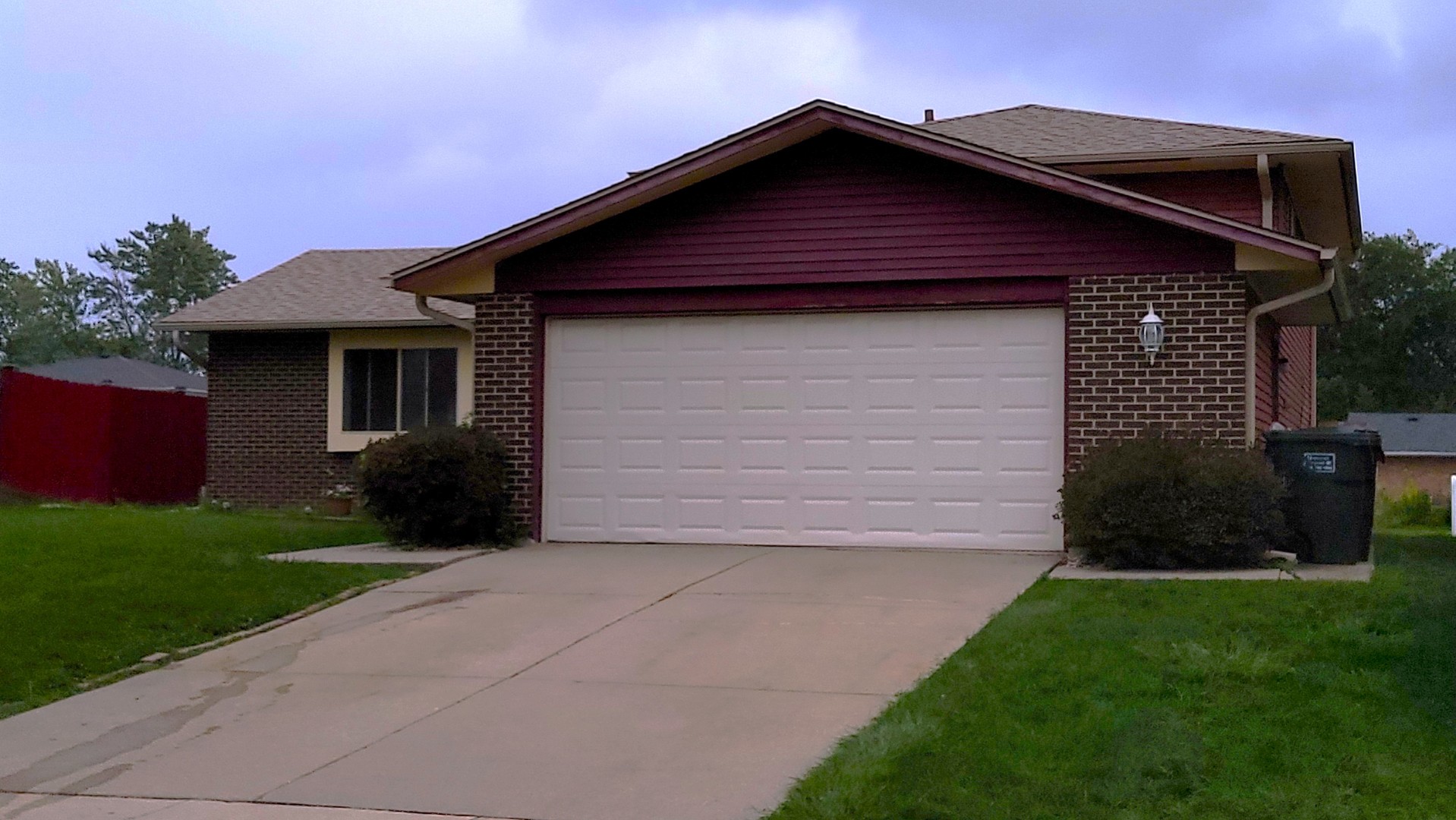 18843 Cypress Avenue Country Club Hills, IL 60478 - Photo 1 of 27