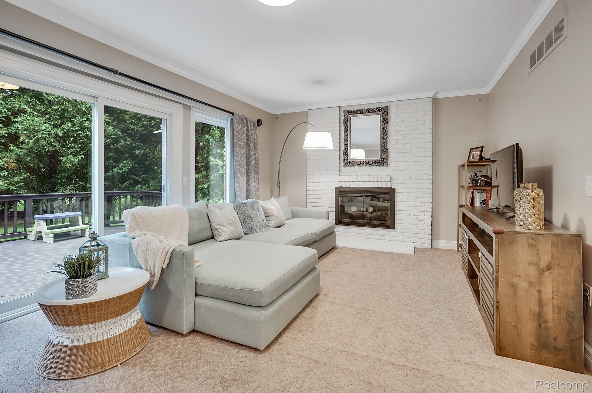1440 Fawn Court Rochester, MI 48309 - Photo 5 of 24 dsc02589-dsc02591.jpg