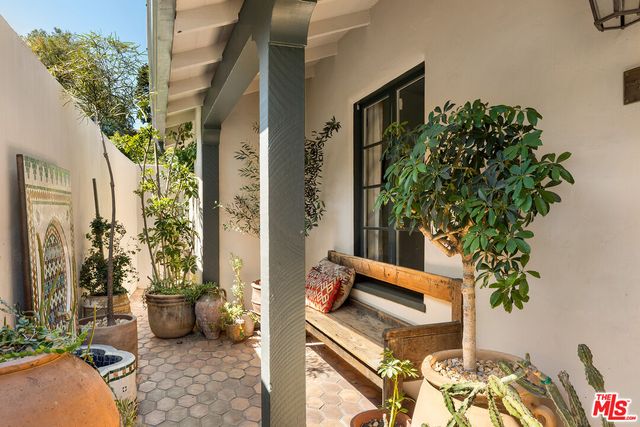 $1,595,000 | 3468 Troy Drive, Los Angeles, CA 90068