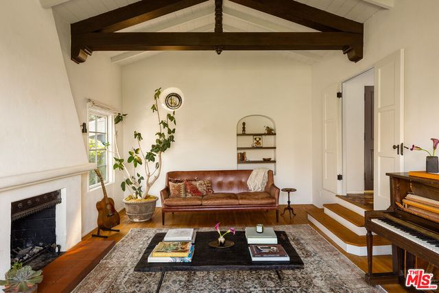 $1,595,000 | 3468 Troy Drive, Los Angeles, CA 90068