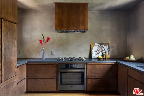 $1,595,000 | 3468 Troy Drive, Los Angeles, CA 90068