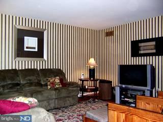1263 Holly Road Warrington, PA 18976 - Photo 5 of 6 Gallery Image 5