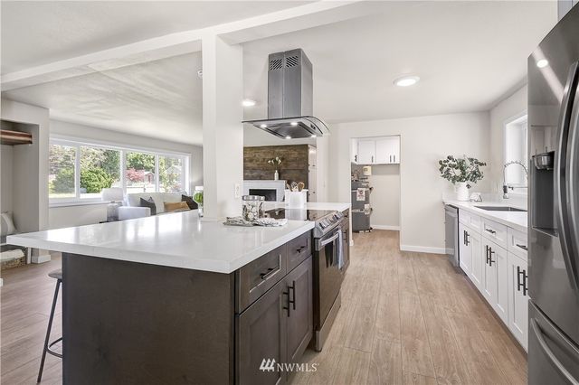 $730,000 | 21512 54th Place West, Mountlake Terrace, WA 98043