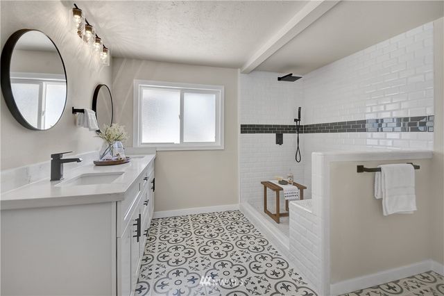 $730,000 | 21512 54th Place West, Mountlake Terrace, WA 98043