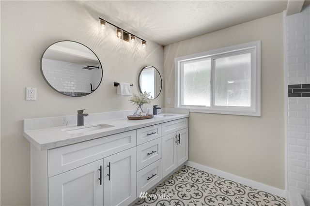 $730,000 | 21512 54th Place West, Mountlake Terrace, WA 98043