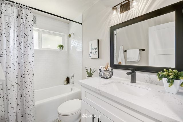 $730,000 | 21512 54th Place West, Mountlake Terrace, WA 98043