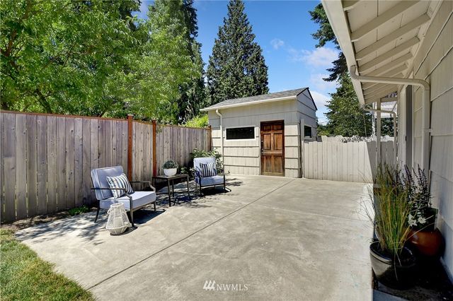 $730,000 | 21512 54th Place West, Mountlake Terrace, WA 98043