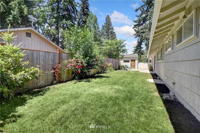 $730,000 | 21512 54th Place West, Mountlake Terrace, WA 98043