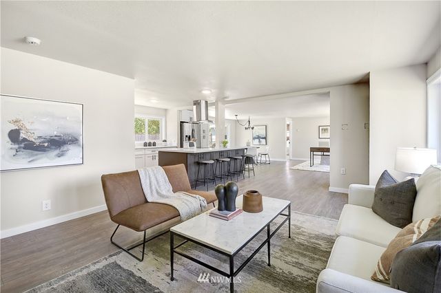 $730,000 | 21512 54th Place West, Mountlake Terrace, WA 98043