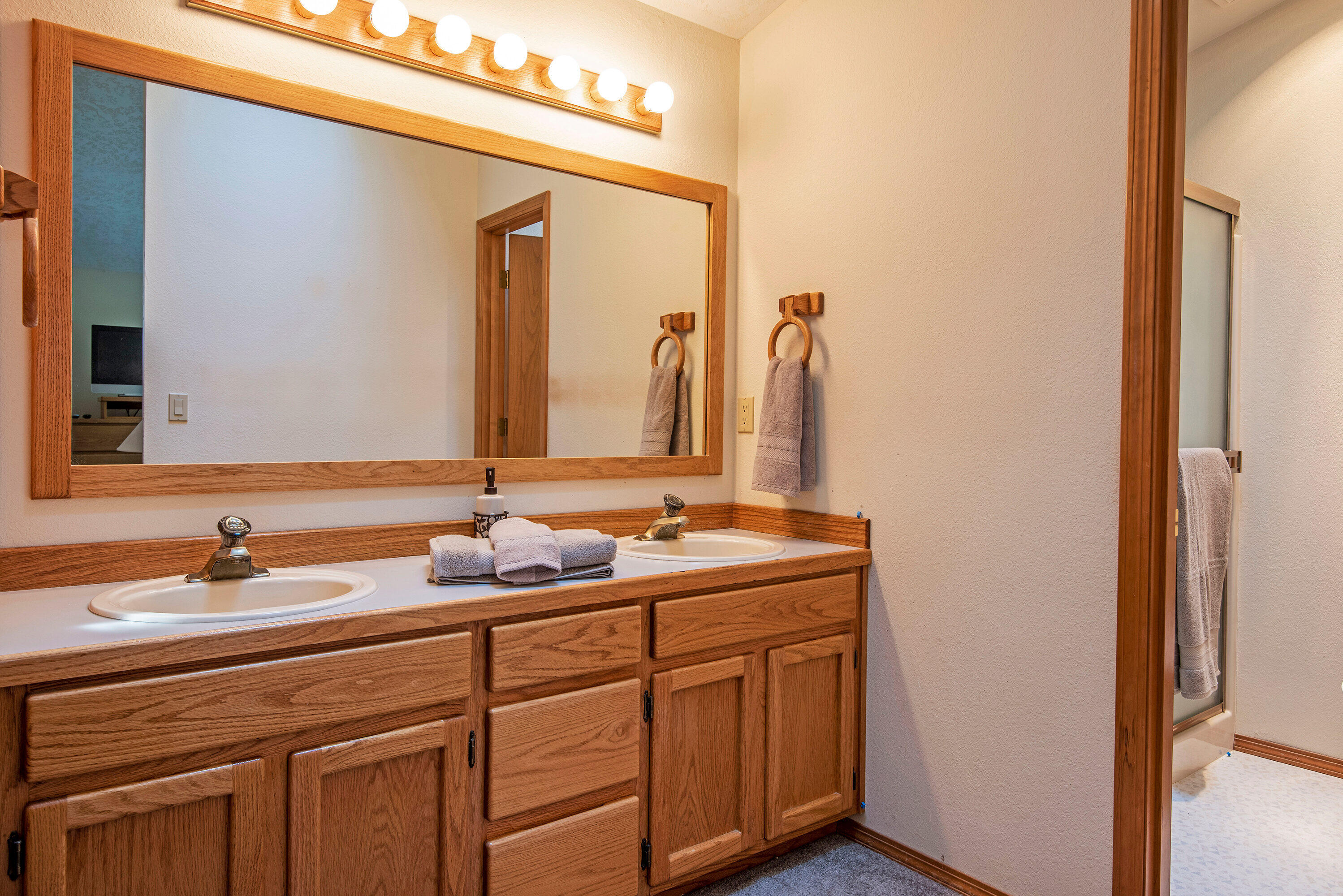 57700 Filbert Lane, Unit 5 Sunriver, OR 97707 - Photo 9 of 18 09