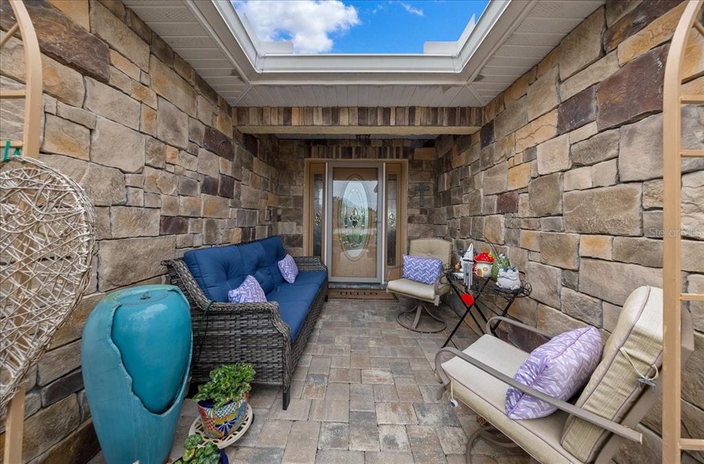 8998 Southwest 99th Ct Road Ocala, FL 34481 - Photo 3 of 45