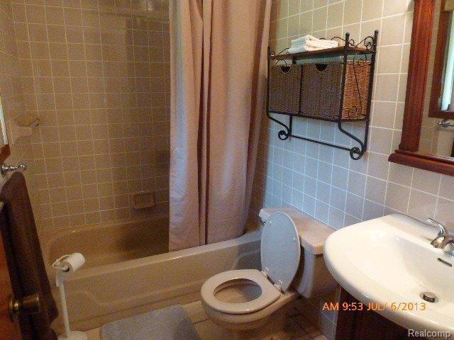 38100 Wick Road Romulus, MI 48174 - Photo 12 of 19 013.JPG