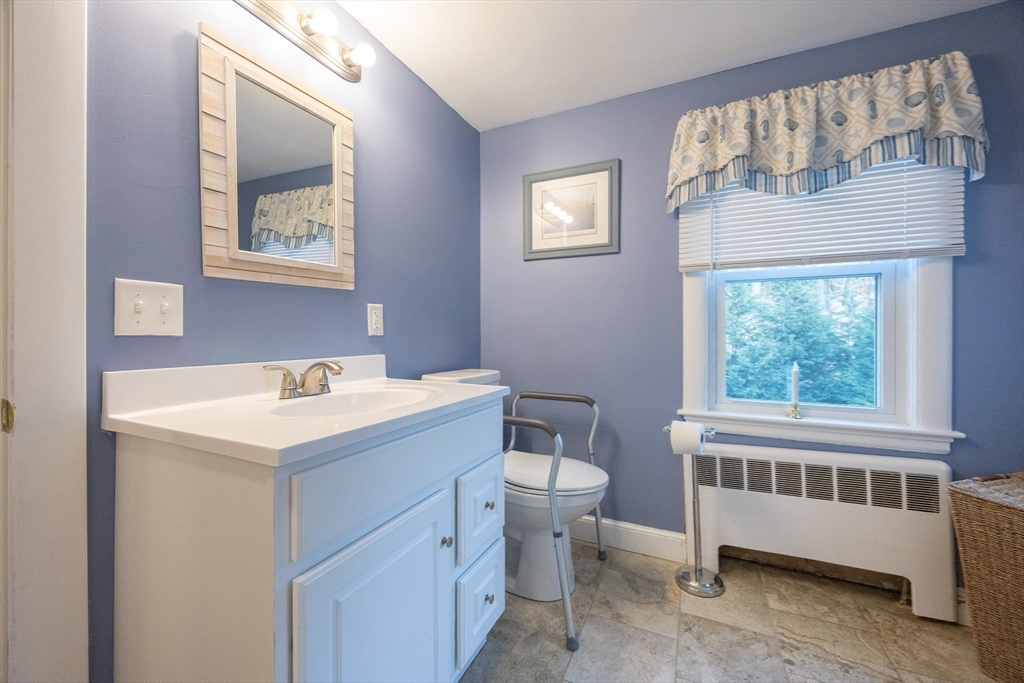 194 Lake Street Peabody, MA 01960 - Photo 18 of 27