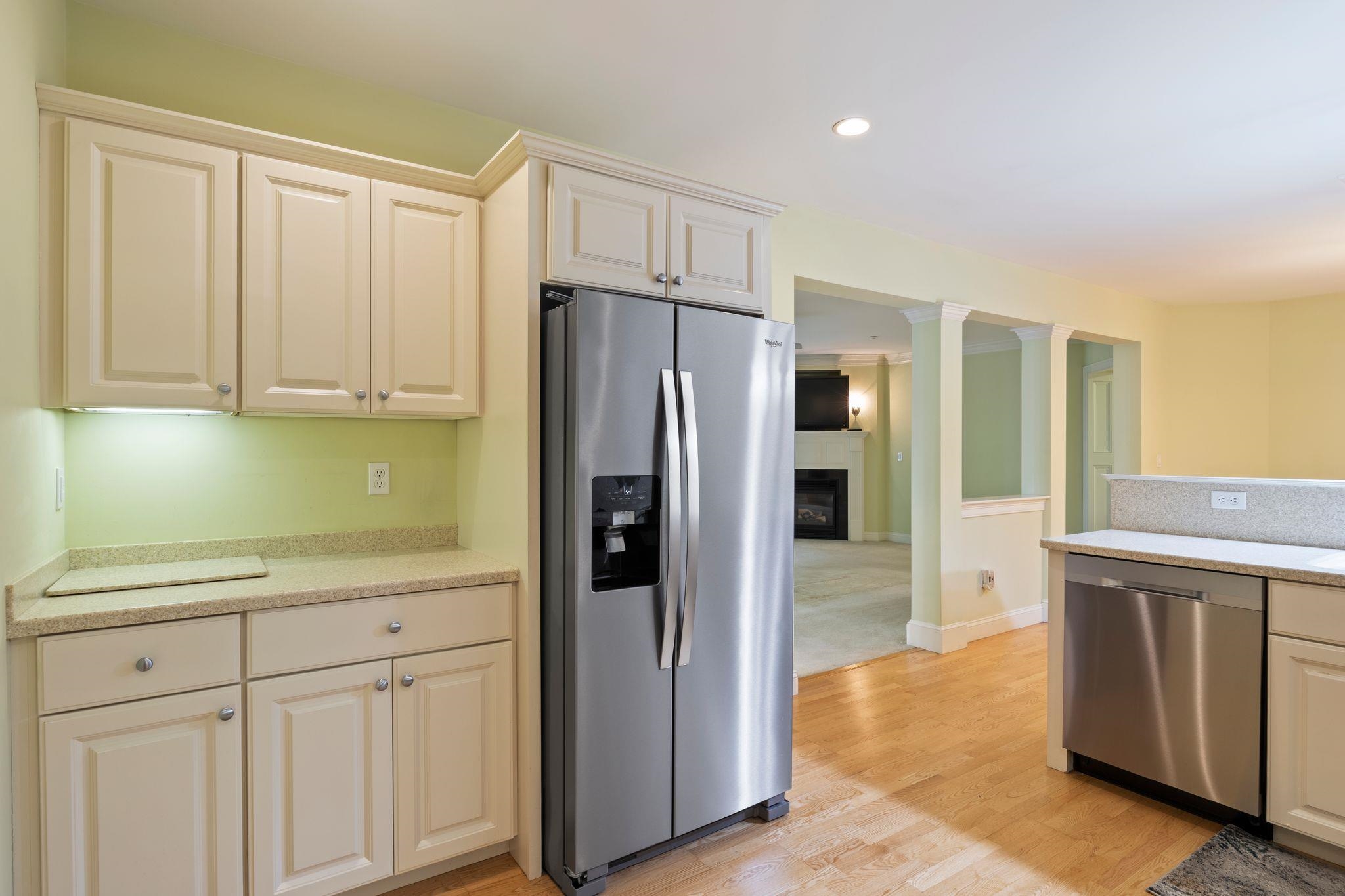 100 Shepard's Cove Road, Unit F103 Kittery, ME 03904 - Photo 4 of 36 Gallery Image 4