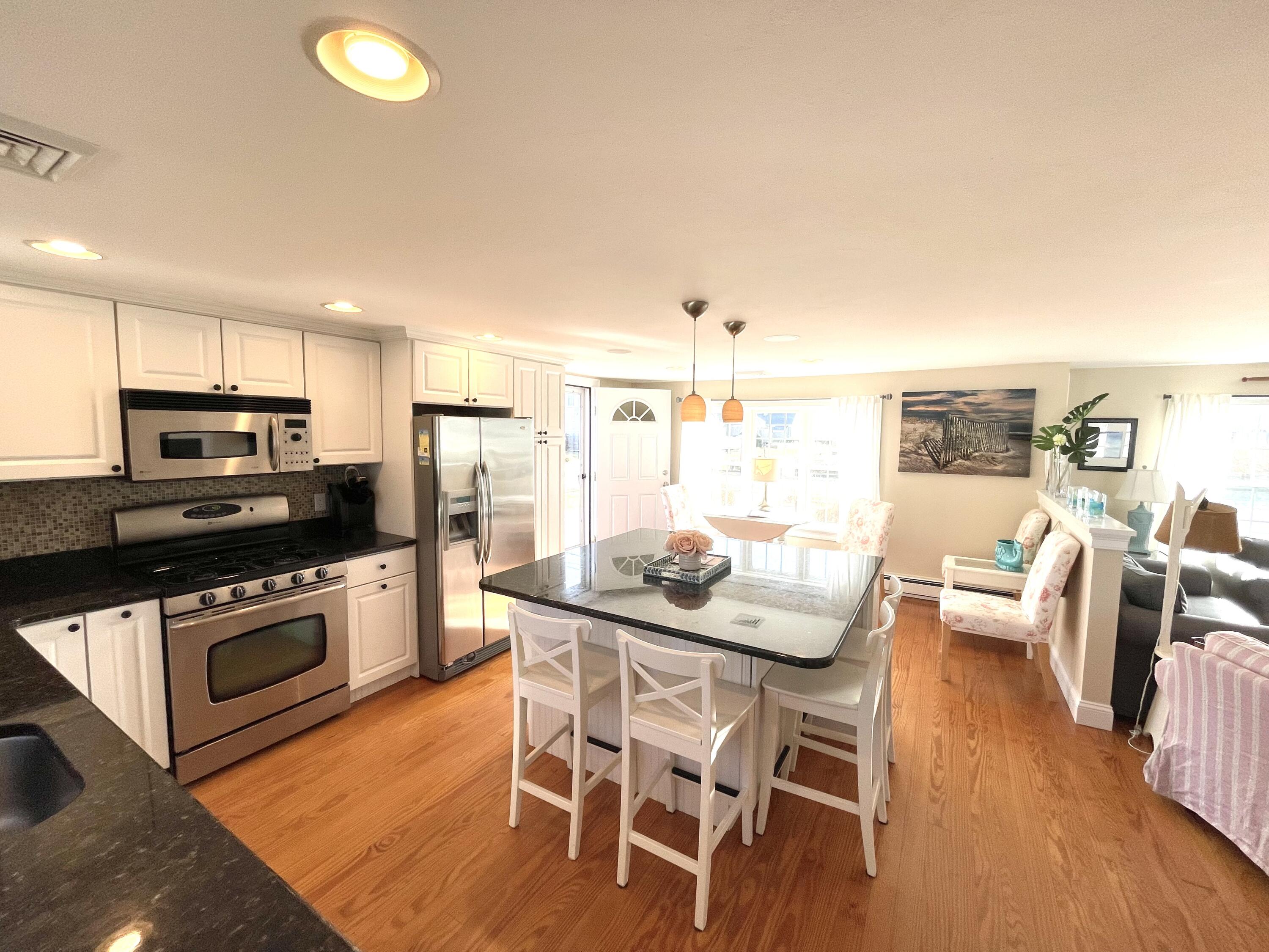 32 Surfside Road West Dennis, MA 02670 - Photo 18 of 31 IMG_E1924