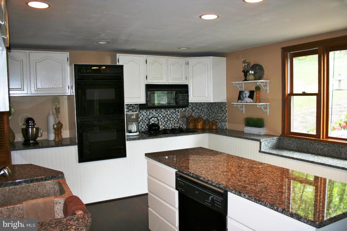 4432 Fairview Road Columbia, PA 17512 - Photo 3 of 22 Gallery Image 3