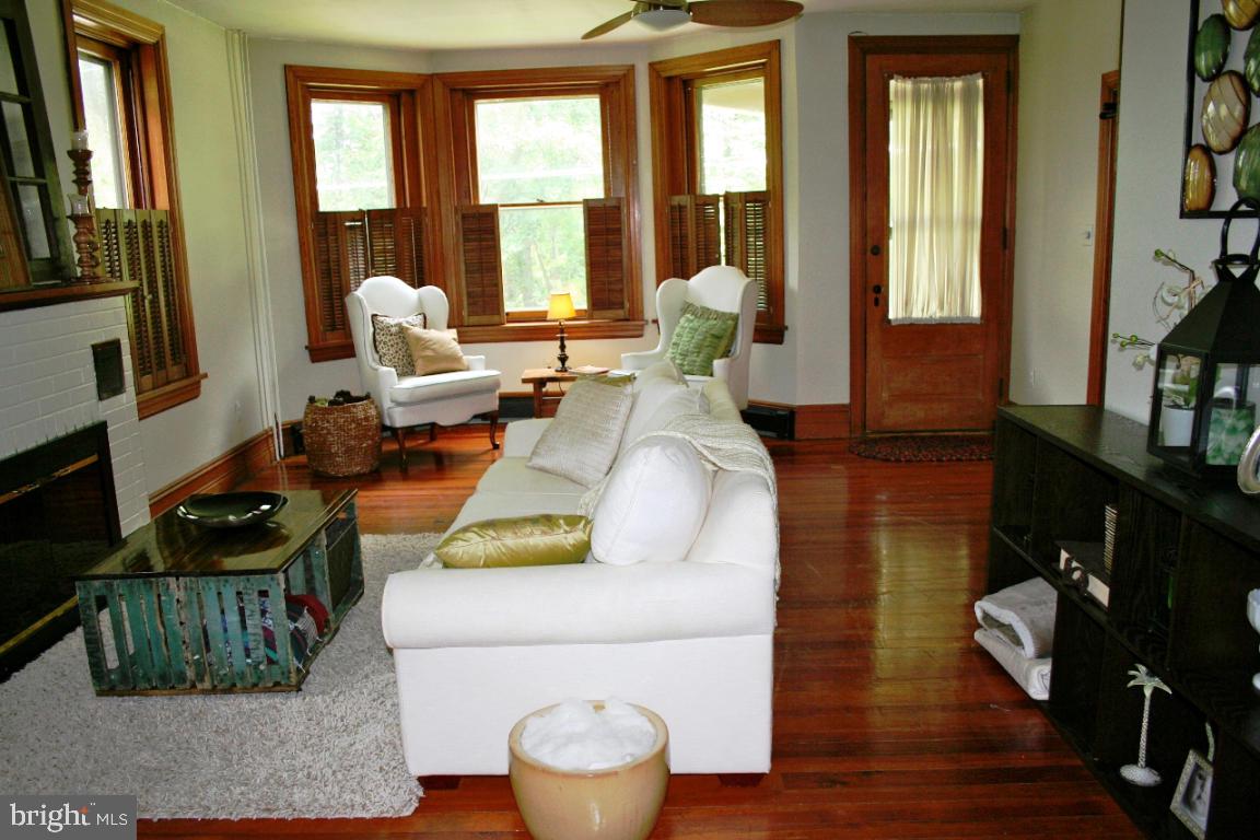 4432 Fairview Road Columbia, PA 17512 - Photo 9 of 22 Gallery Image 9