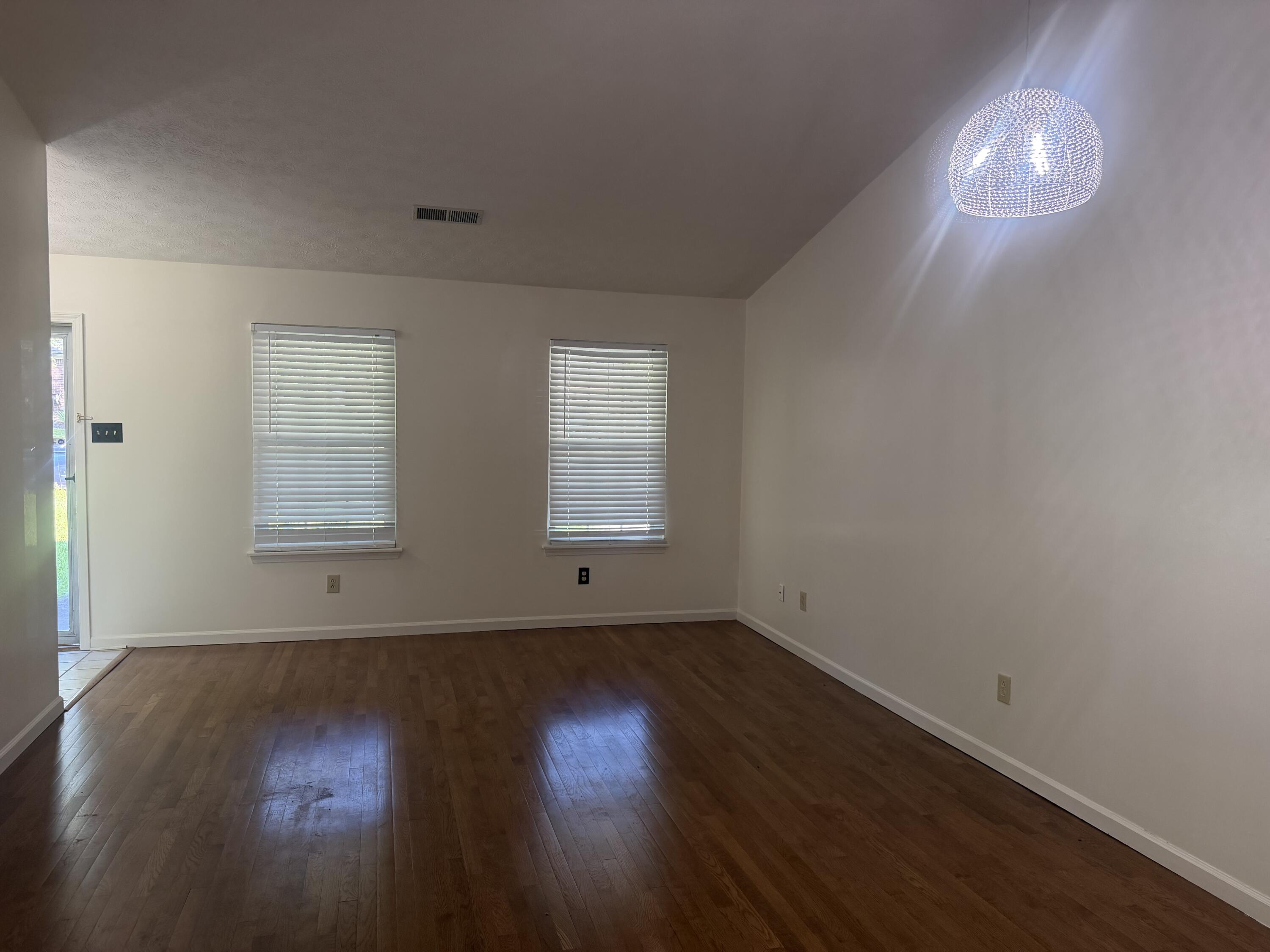 837 Ridgebrook Road Lexington, KY 40509 - Photo 5 of 21 IMG_1002