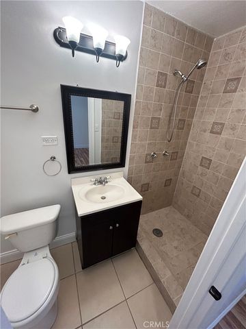 $2,000 | 3720 East 15th Street, Long Beach, CA 90804