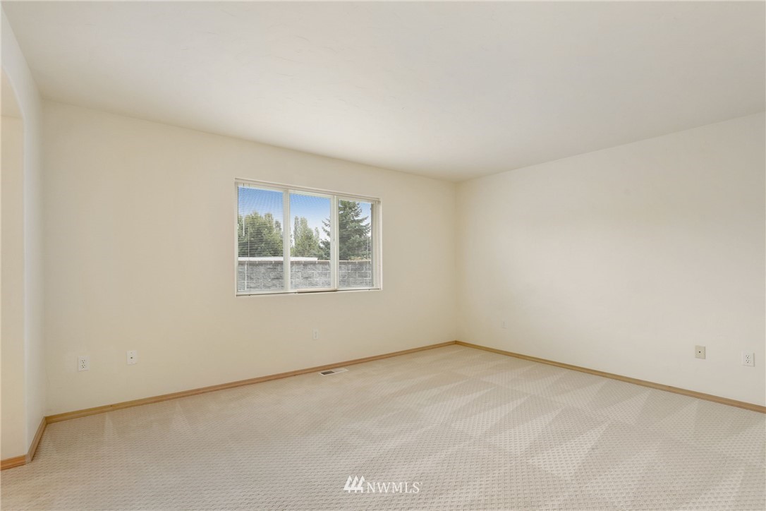 6637 Riviera Court Southeast Lacey, WA 98513 - Photo 13 of 24 Gallery Image 13