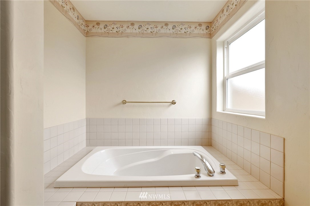 6637 Riviera Court Southeast Lacey, WA 98513 - Photo 15 of 24 Gallery Image 15