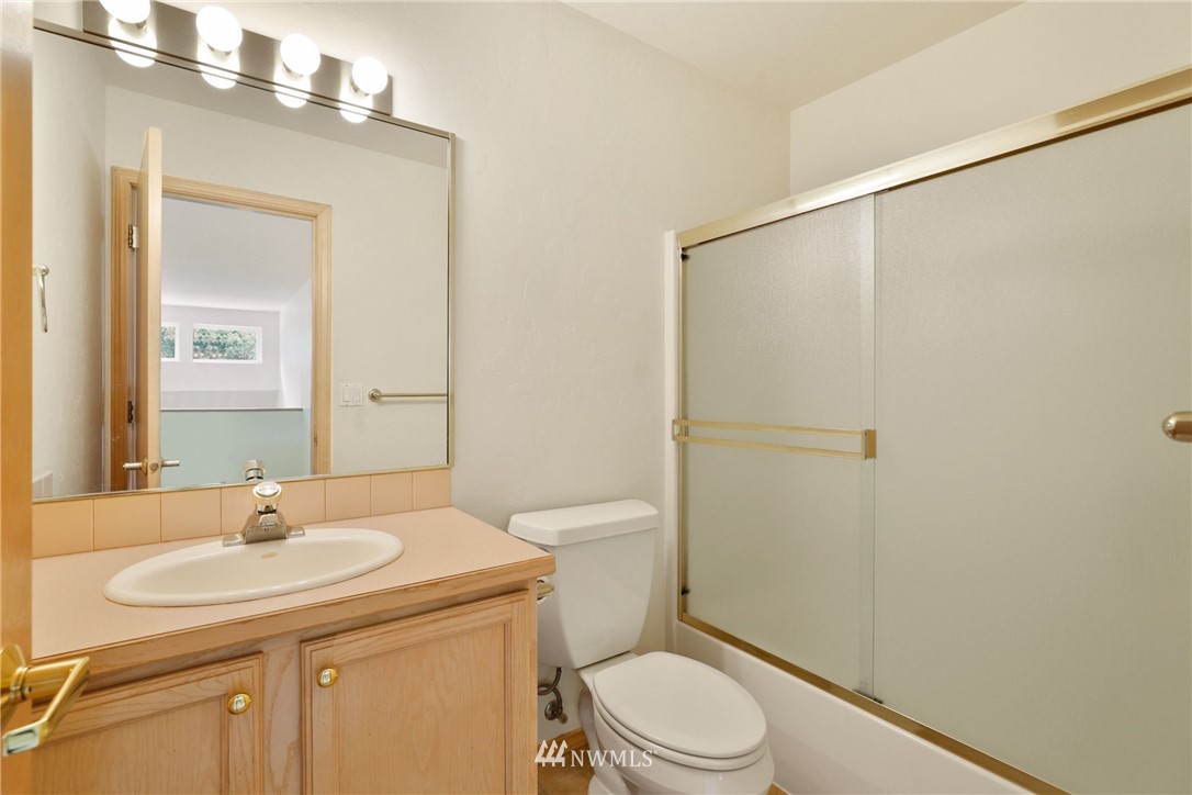 6637 Riviera Court Southeast Lacey, WA 98513 - Photo 19 of 24 Gallery Image 19
