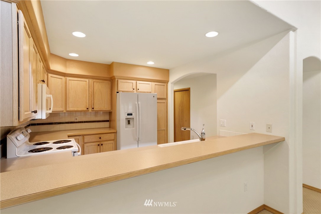 6637 Riviera Court Southeast Lacey, WA 98513 - Photo 5 of 24 Gallery Image 5