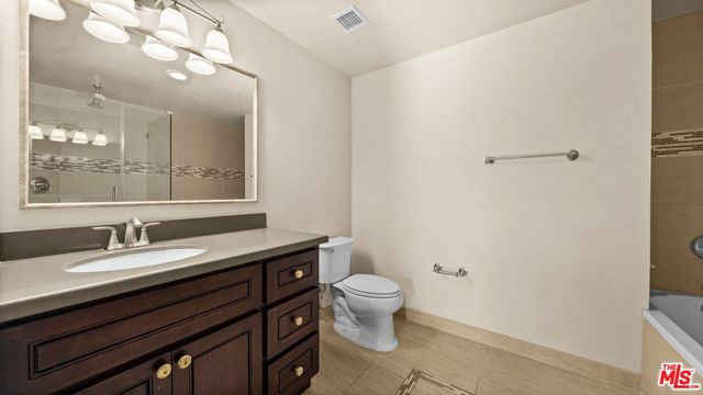 $4,295 | 4376 Ethel Avenue, Unit 401, Studio City, CA 91604