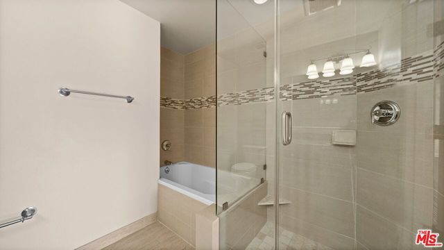 $4,295 | 4376 Ethel Avenue, Unit 401, Studio City, CA 91604