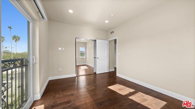 $4,295 | 4376 Ethel Avenue, Unit 401, Studio City, CA 91604