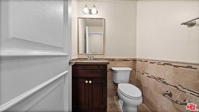 $4,295 | 4376 Ethel Avenue, Unit 401, Studio City, CA 91604