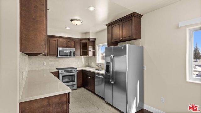 $4,295 | 4376 Ethel Avenue, Unit 401, Studio City, CA 91604