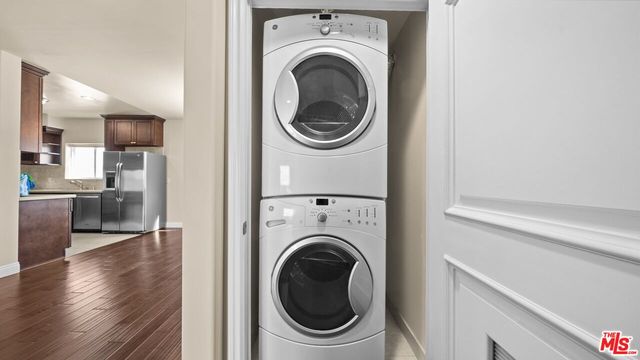 $4,295 | 4376 Ethel Avenue, Unit 401, Studio City, CA 91604