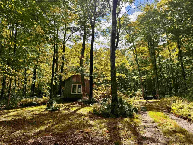 $95,500 | 7601 Highway 105, Jay, VT 05859