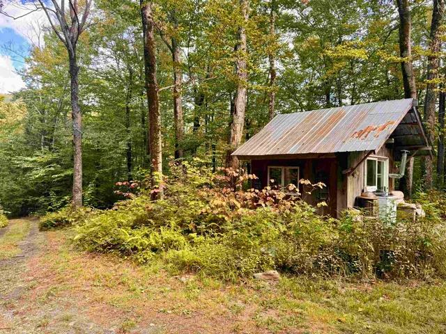 $95,500 | 7601 Highway 105, Jay, VT 05859