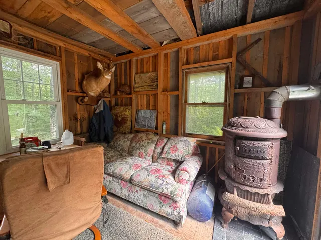 $95,500 | 7601 Highway 105, Jay, VT 05859