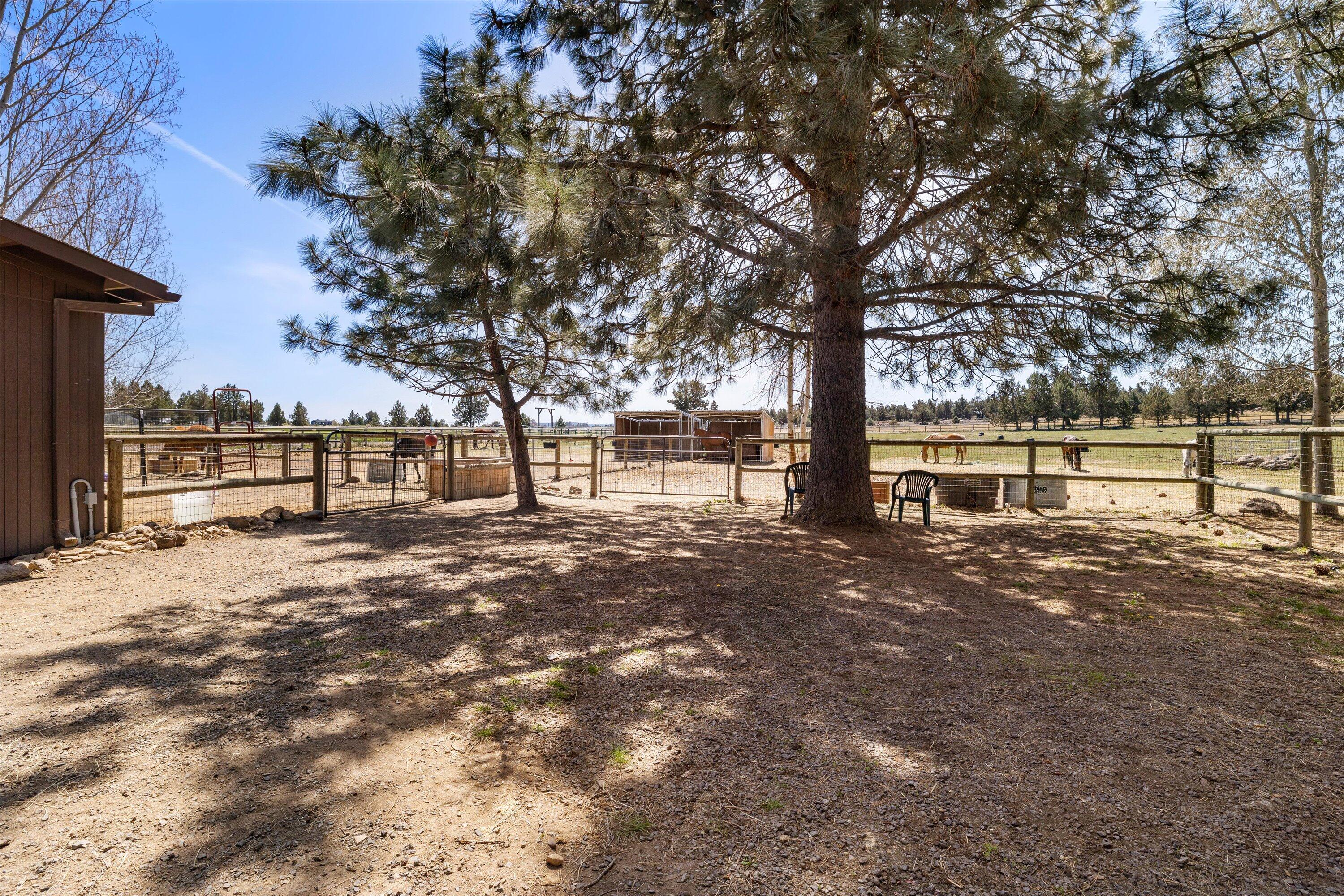 18575 Couch Market Road Bend, OR 97703 - Photo 58 of 93 63-5737_250430_JILLROSELL