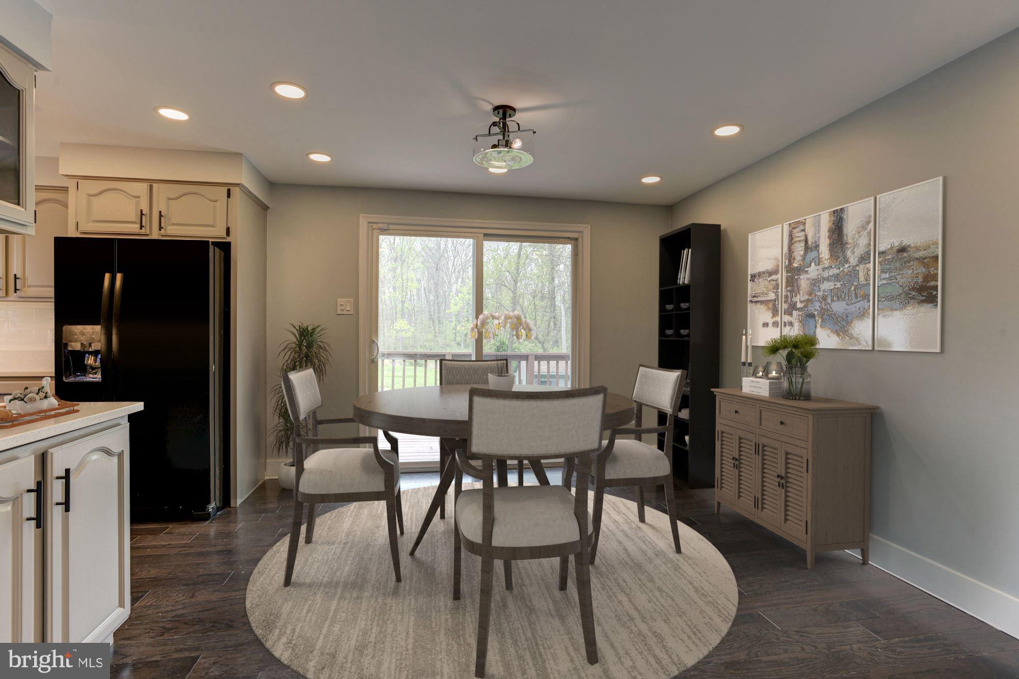 Dining Room Staged Using Virtual Tools