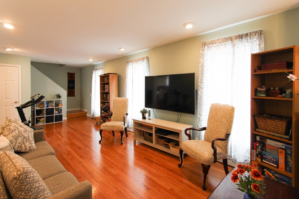 1 Pelham Street, Unit B Worcester, MA 01609 - Photo 12 of 32