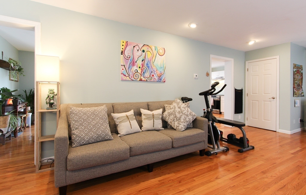 1 Pelham Street, Unit B Worcester, MA 01609 - Photo 15 of 32